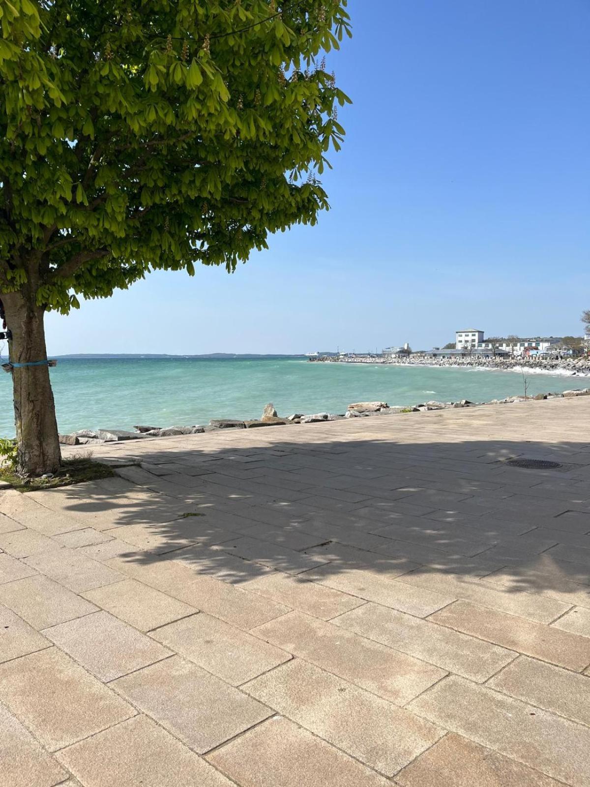 Faehrblick - Pension Direkt Am Wasser Sassnitz Exterior foto