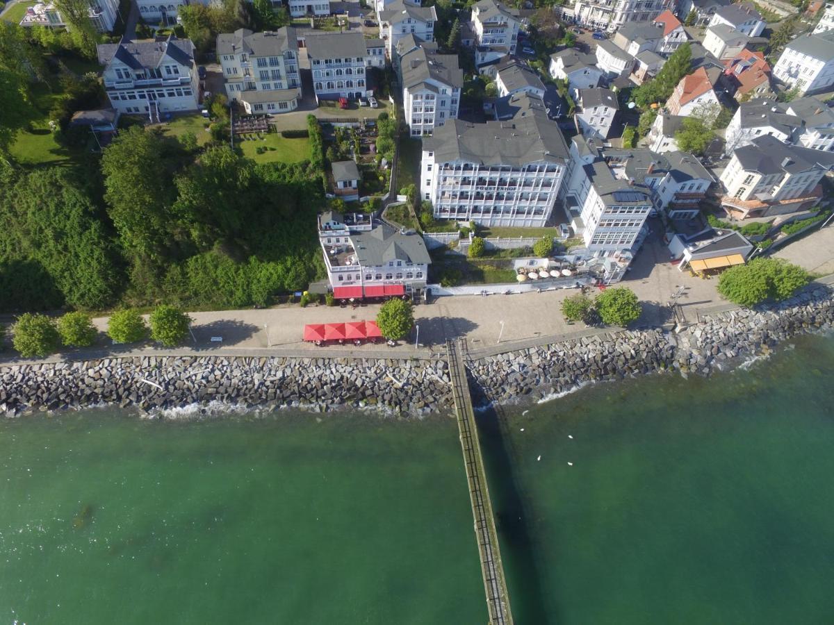 Faehrblick - Pension Direkt Am Wasser Sassnitz Exterior foto